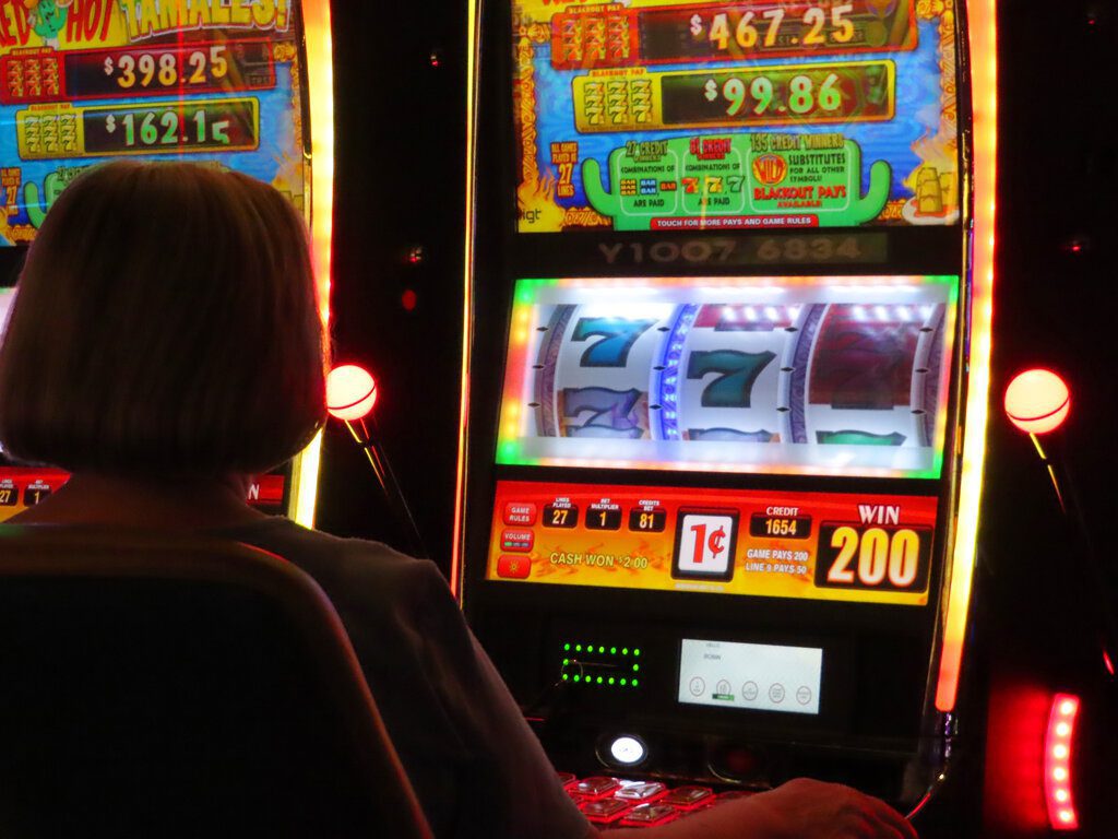 How to Win on Slot Machines Best Slot Machine Strategies OddsJam