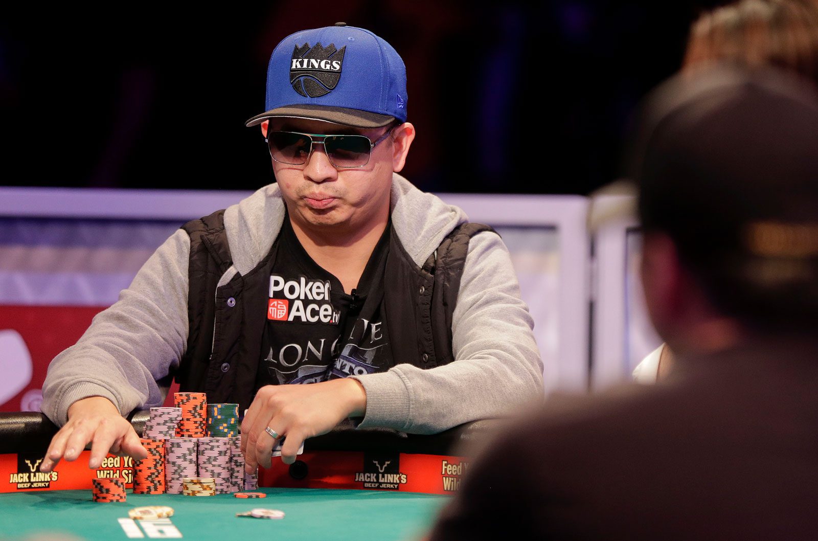 How to Play Texas Hold'em At Home OddsJam